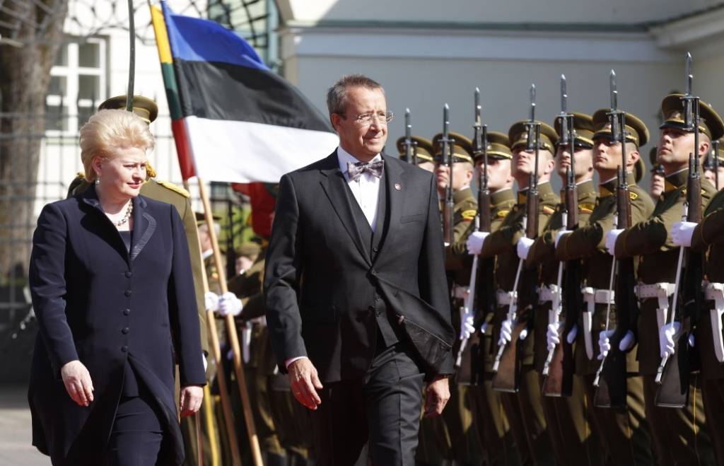 Dienas tēma: Cik pelna kaimiņi?