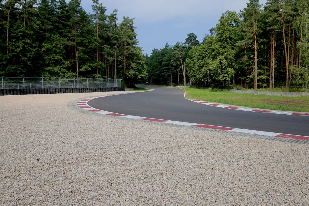 Atklās atjaunoto Biķernieku autotrasi