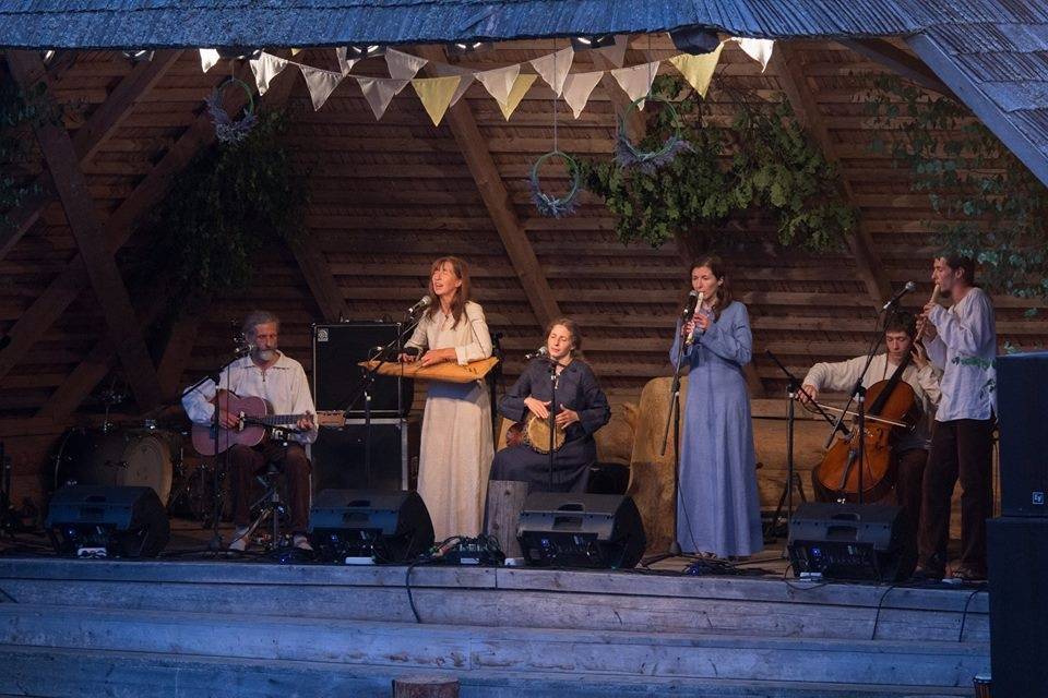 FOTO: Latvijas dziesminieki tiekas Jaunpiebalgā