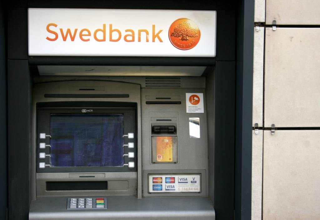 Naktī uz otrdienu būs traucēta Swedbank internetbankas un bankomātu darbība