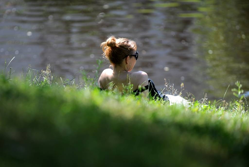 Nedēļas nogalē gaisa temperatūra pakāpsies vismaz līdz plus 25 grādiem