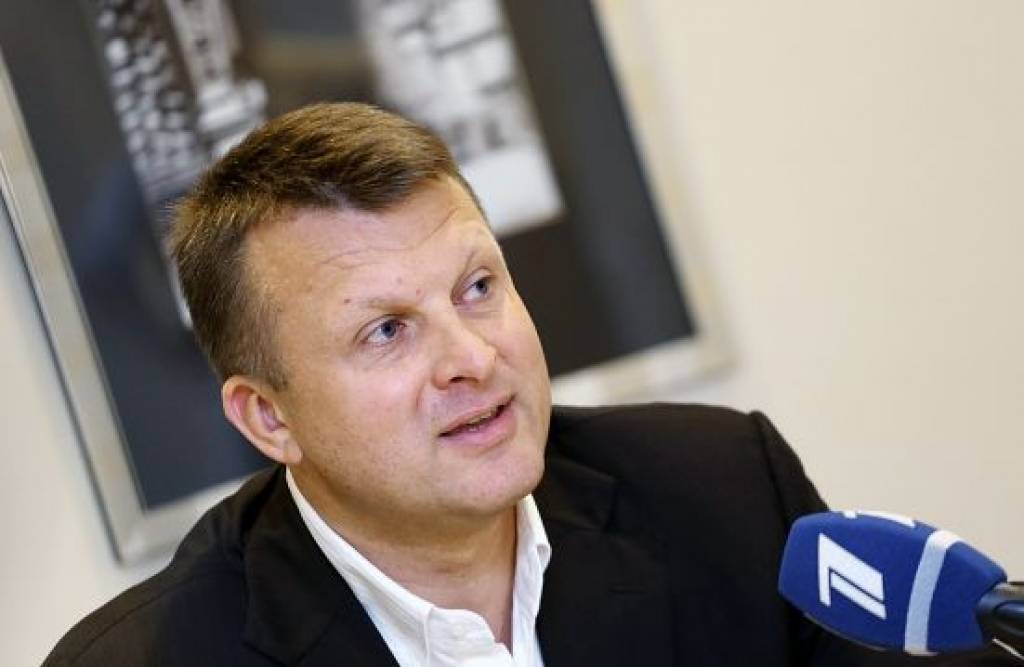 Šlesers: Zatlers jau atzinās