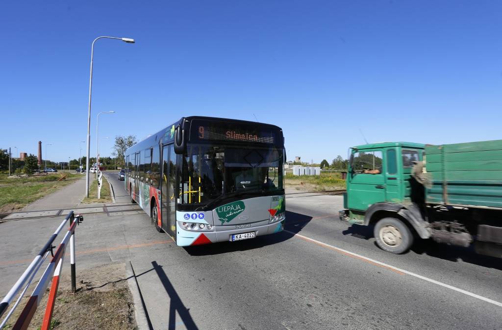 Liepājā īslaicīgi slēgs dzelzceļa pārbrauktuvi Cukura ielā