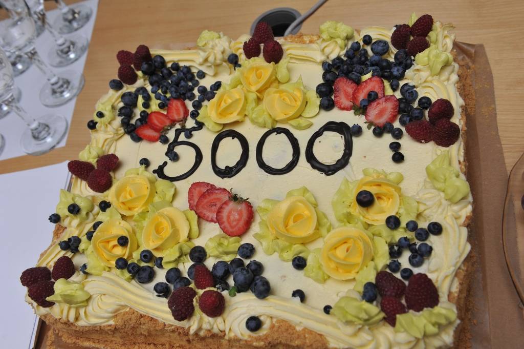 FOTO: prieks par 5000. numuru DB redakcijā