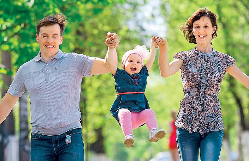 Arvien vairāk ģimeņu uzdrošinās adoptēt bērnu
