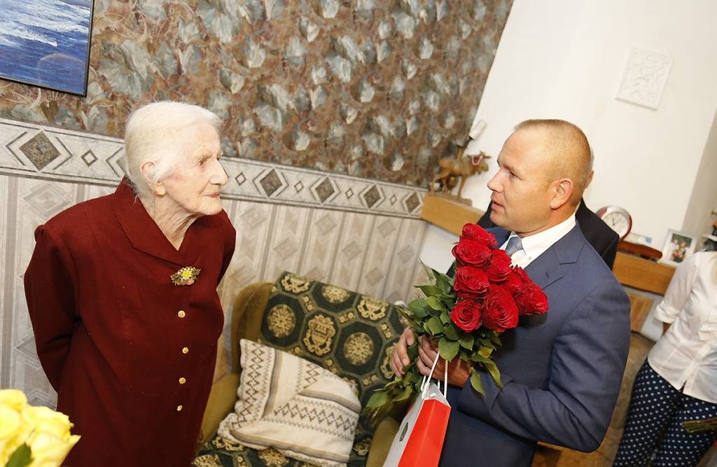 Liepājā dzimšanas dienu atzīmē simtgadniece