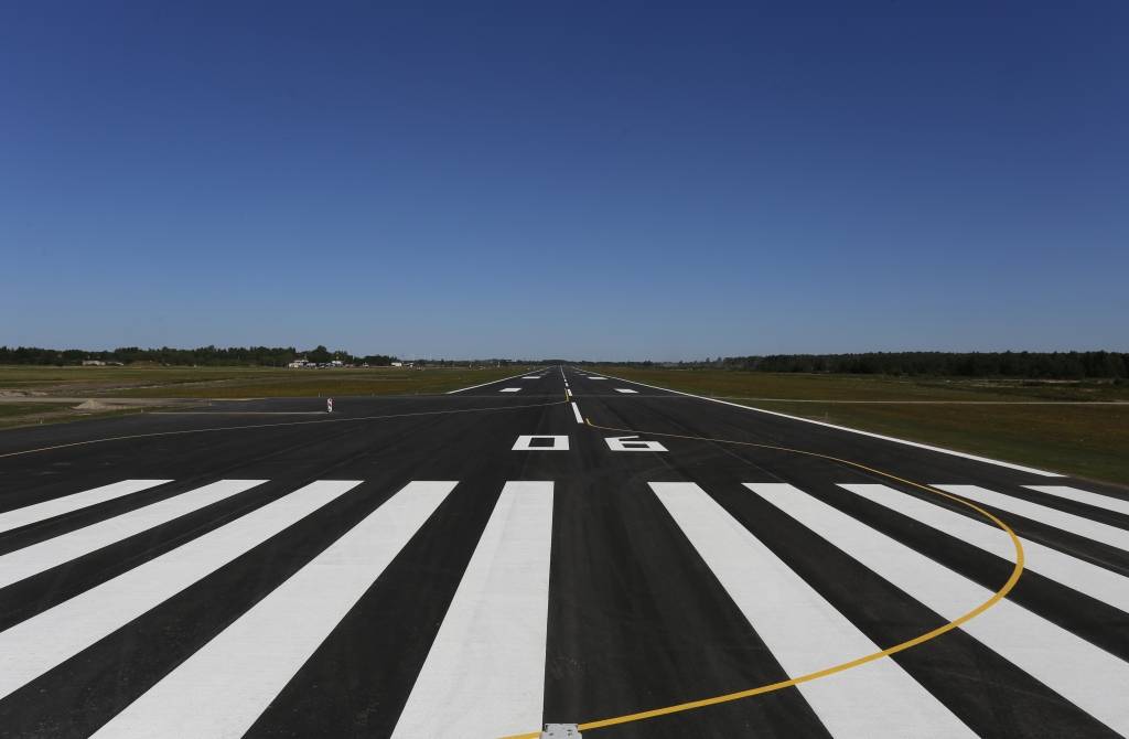 Liepājas lidostā pabeigta skrejceļa rekonstrukcija; pirmos lidojumus varētu sākt nākamvasar