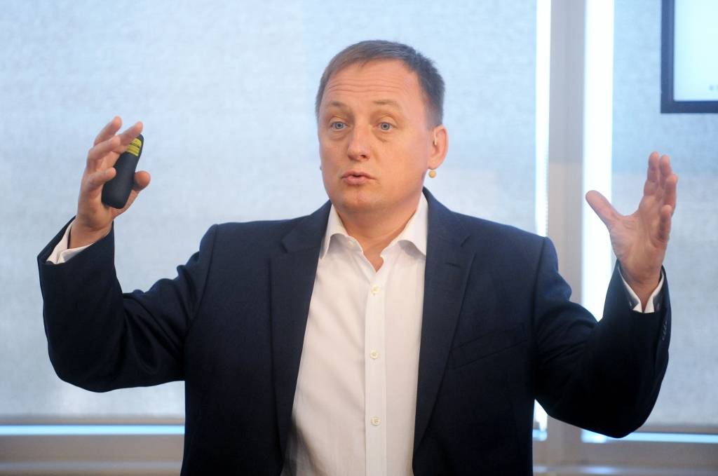 Kazāks: Budžeta veidošana - mēģinājums ar koriģējošu veļu iespraukties uzvalkā