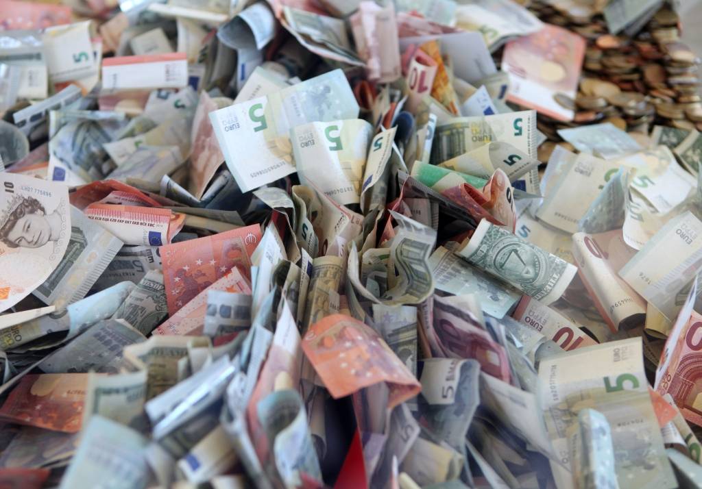 Valdība papildu naudu atrod visos nodokļos