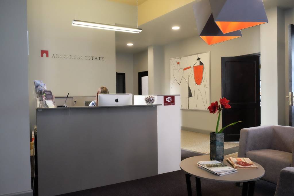 Darba vide: Ar naudas auru