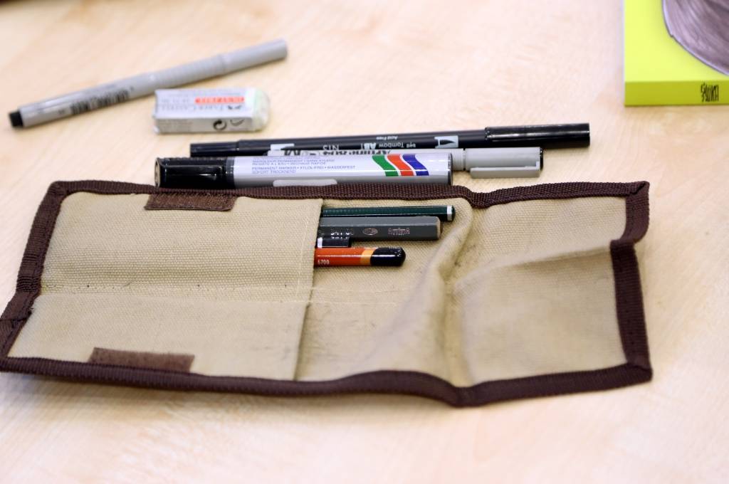 Valsts vadošo rakstāmgaldu tēriņi plok gausi