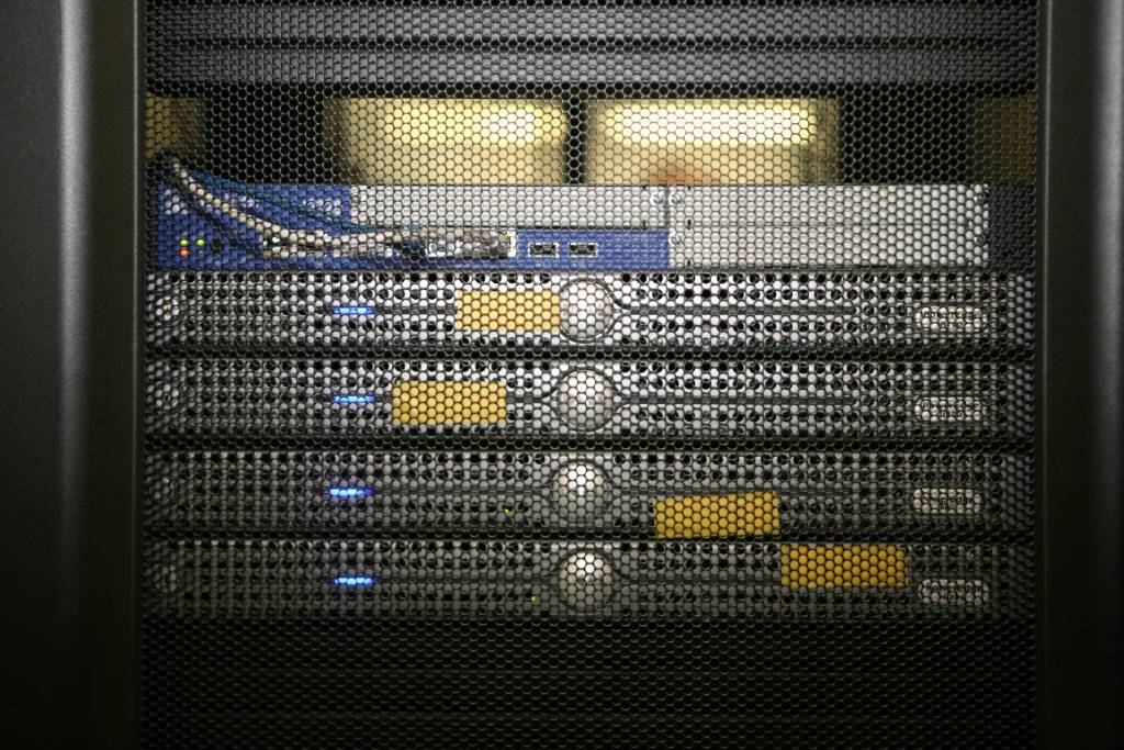 Pārmet izšķērdību IT iepirkumā