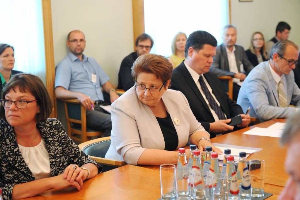 FOTO: Informācijas sabiedrības padomē pārrunā IKT aktualitātes