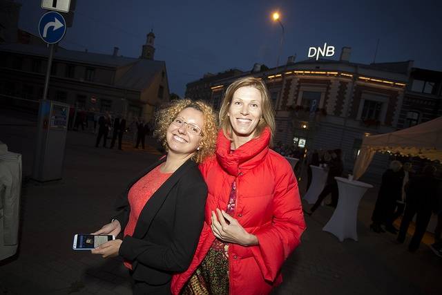 FOTO: Izskan iespaidīgs simforoka koncerts