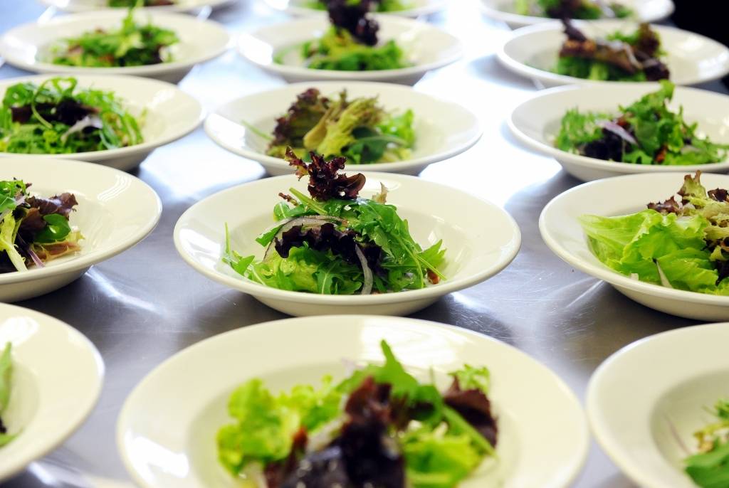 Veselīga pārtika var sist pa kabatu  