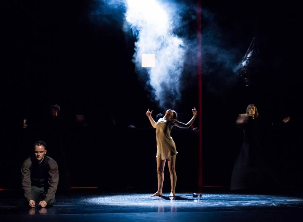 Liepājas teātrī gaidāms interesants iestudējums – ar dejas izrādi "Altāru ēnā"