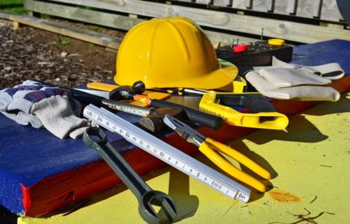 Balvu par mūža ieguldījumu būvindustrijā saņem seši nozares veterāni