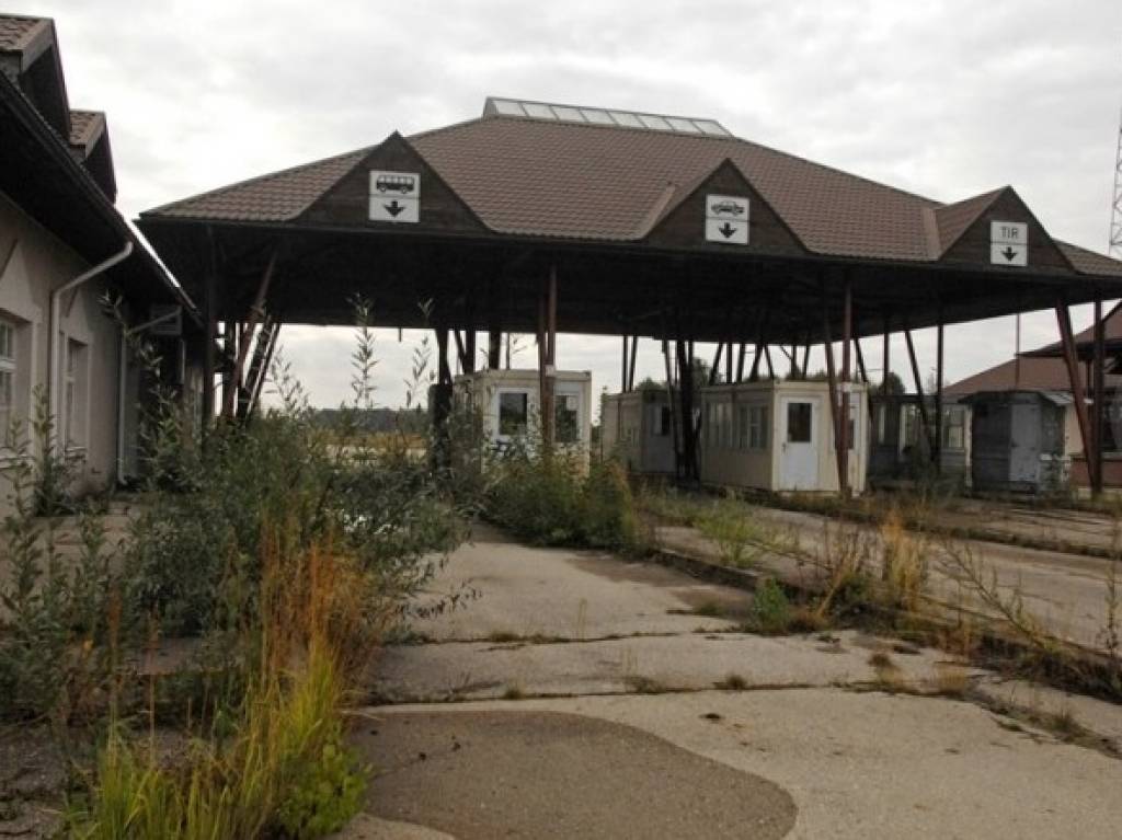 Grenctālē iekārtos veikalu un degvielas uzpildes staciju