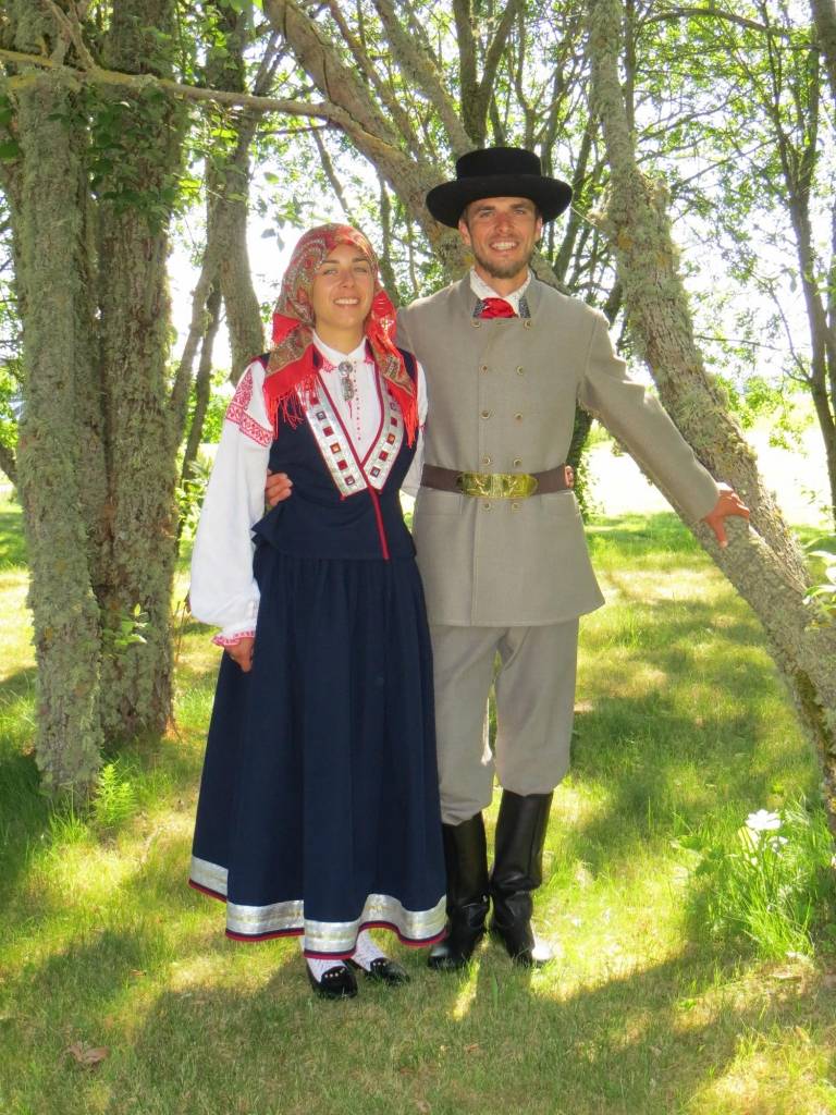 Aicina uz sarunu "Seno tērpu darināšana ar mūsdienu tehnoloģijām"