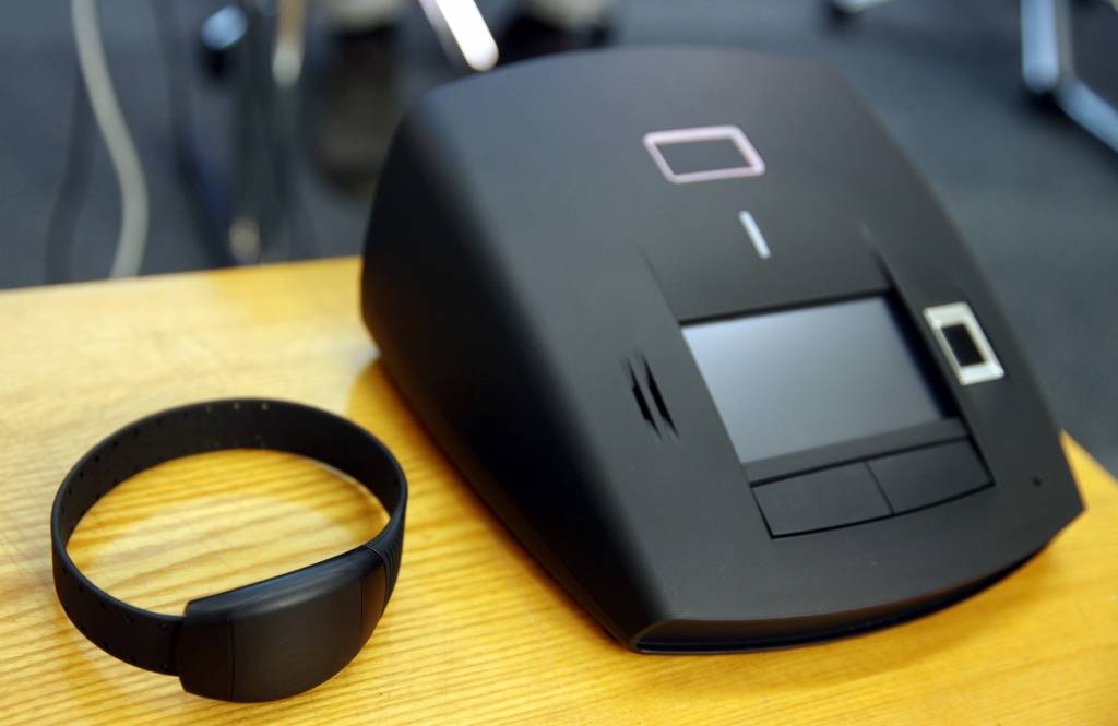 Pašlaik elektroniskā uzraudzība ir nodrošināta pieciem nosacīti pirmstermiņa atbrīvotajiem