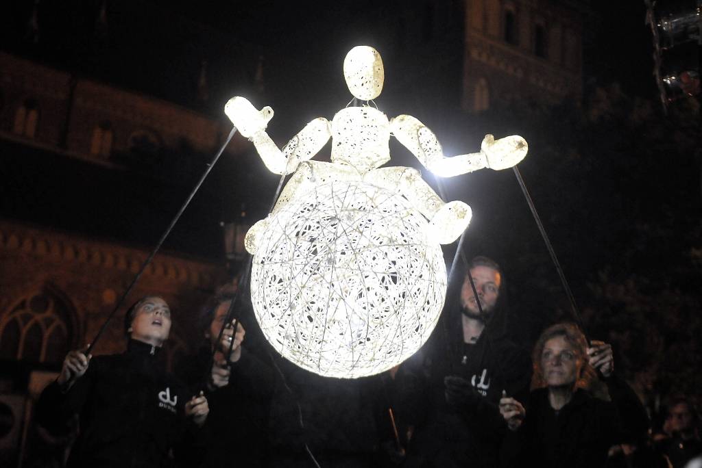 Foto: Baltā nakts pulcējusi aptuveni 40 tūkstošus apmeklētāju 