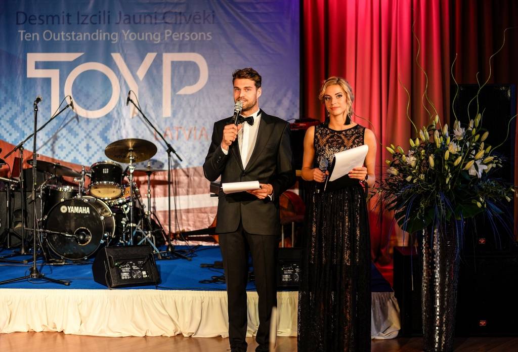 TOYP balvas saņem 10 Latvijas jaunās un izcilās personības