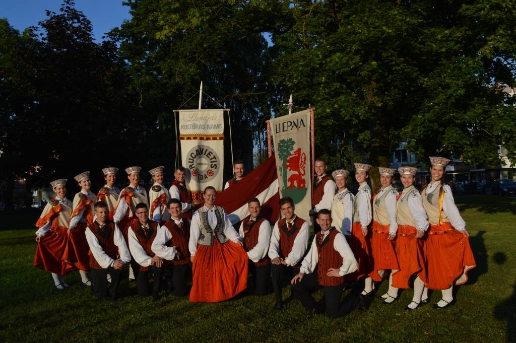 Starptautiski festivāli veicina Tautas deju ansambļa "Rucavietis" izaugsmi