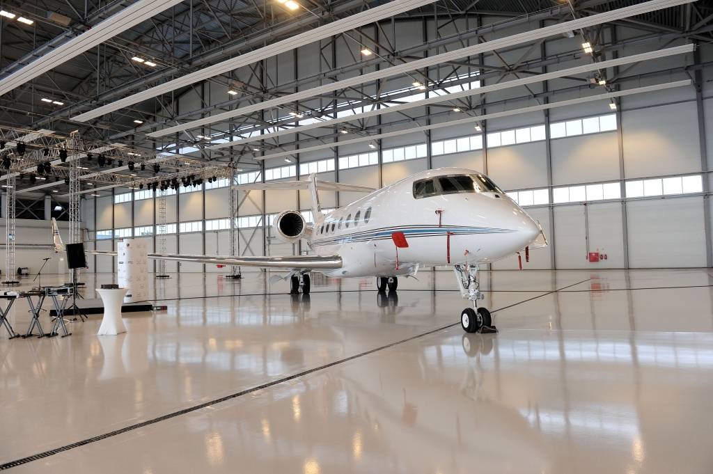 FOTO: Biznesa aviācijas centra FBO RIGA izbūvē investēti 12,5 miljoni eiro 