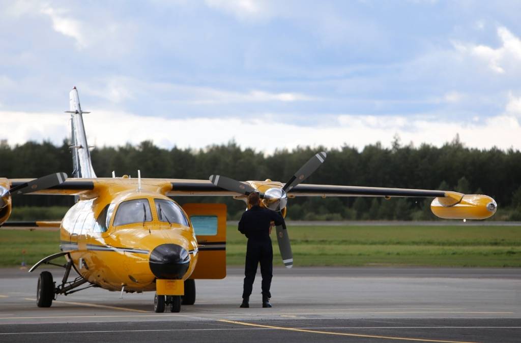 Lidostā pārbauda skrejceļa apgaismojumu