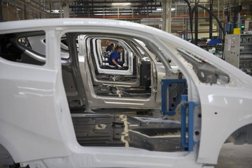FOTO: kā Francijā ražo Renault elektriskos pilsētas auto
