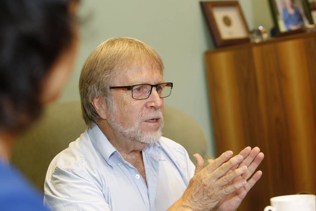 Norvēģu autors Liepājai dāvina grāmatas "Kur piedzimst vējš" 40 eksemplārus