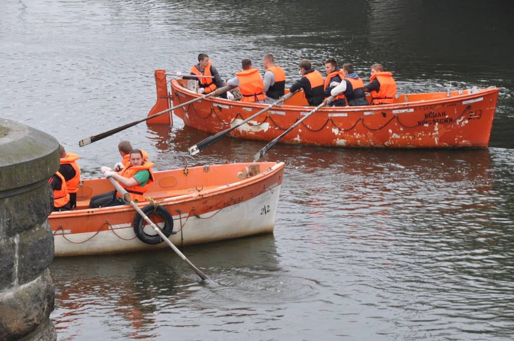 FOTO: Pārbauda spēkus airēšanā