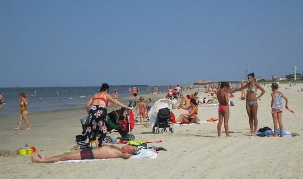 Liepājā aizvadīto peldsezonu vērtē kā salīdzinoši mierīgu; no noslīkšanas izglābtas trīs personas