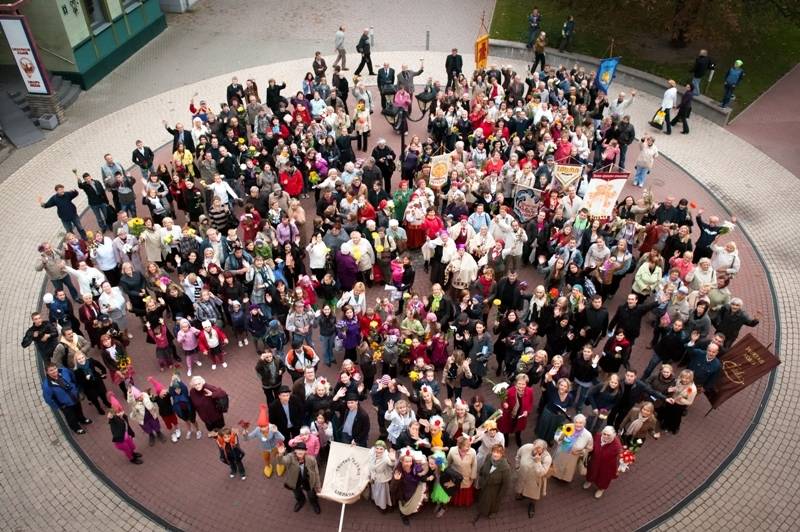 Sezonas atklāšanas sarīkojumā "Mēs esam!" tiksies Liepājas Tautas mākslas un kultūras centra kolektīvi