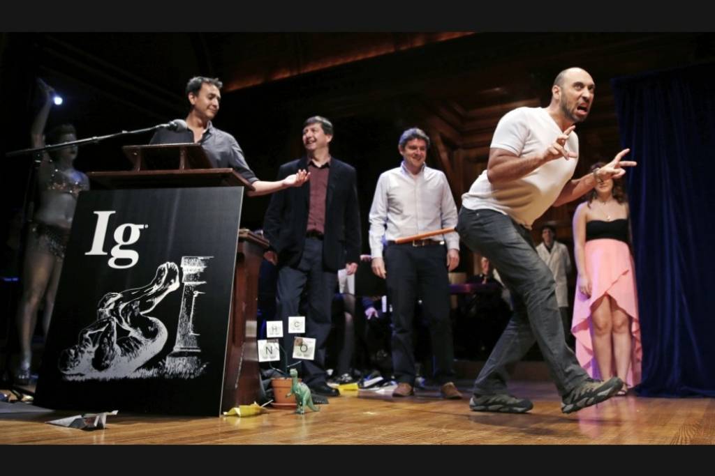 Pasniegtas Ig Nobel balvas par dīvainākajiem zinātniskajiem sasniegumiem