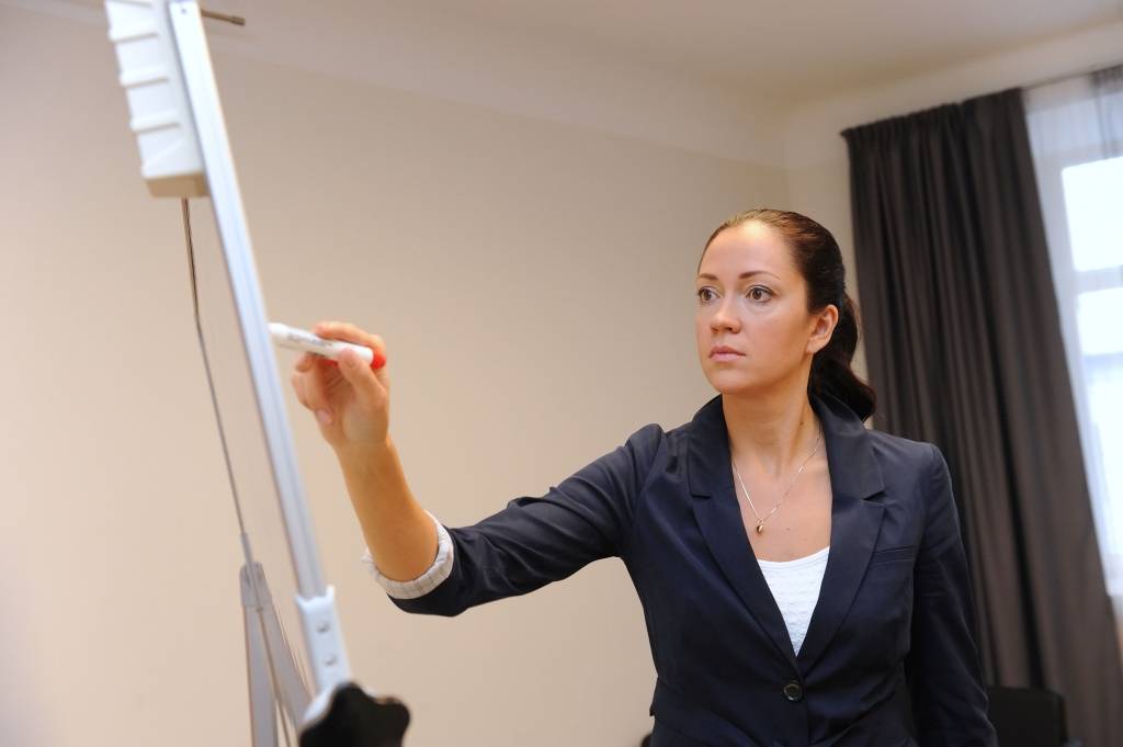 Cīnās ar svešiniekiem