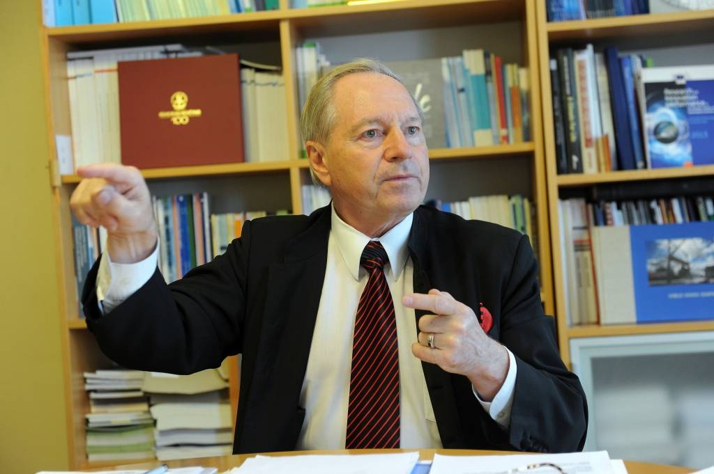 Intervija: Valdība spēlējas ar uguni