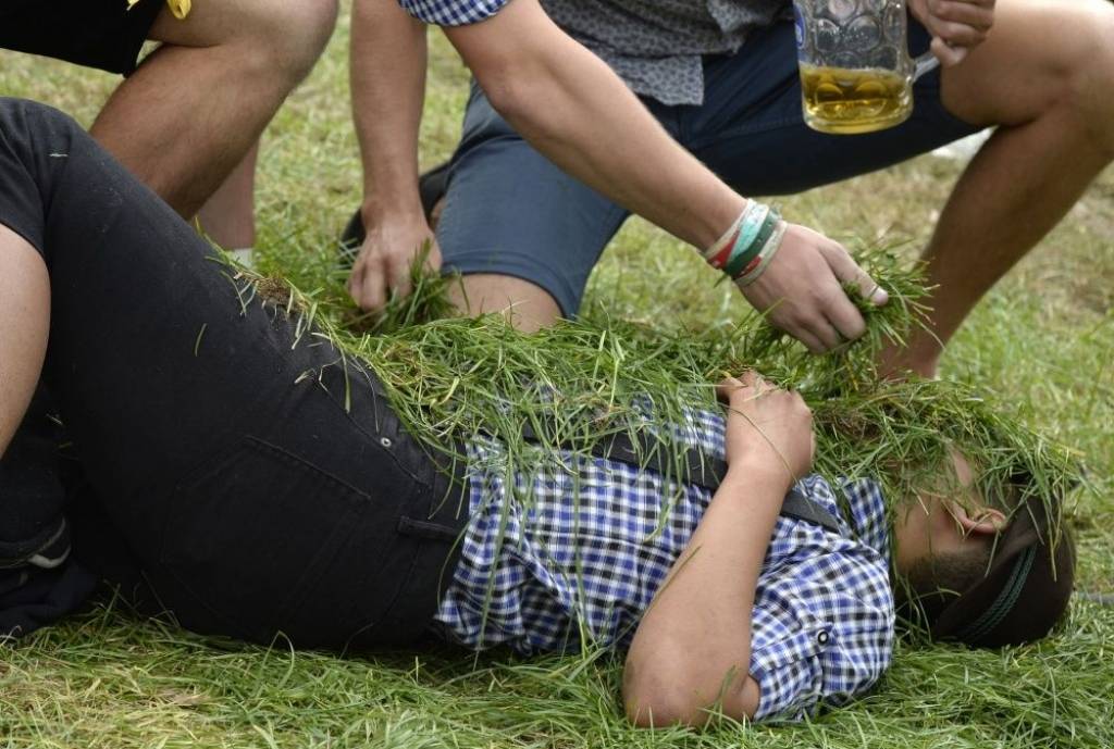 Bēgļu piepildītajā Vācijā sākas Oktoberfest