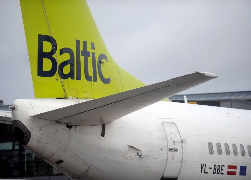 Reibumā aizturēto airBaltic pilotu notiesā uz desmit mēnešiem cietumā