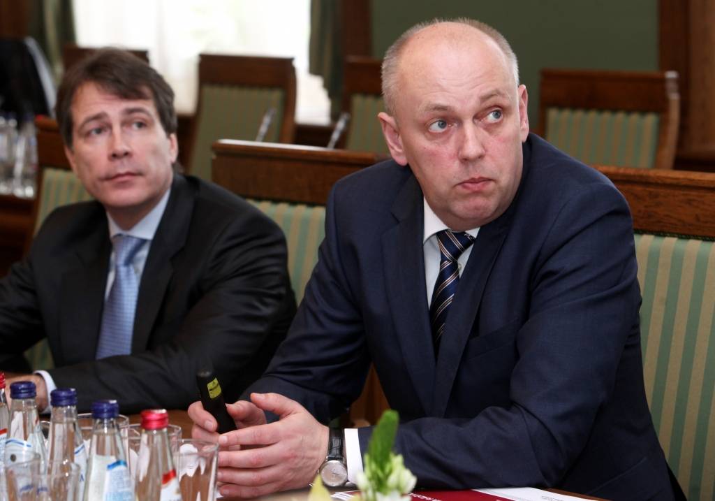 Līdz Magoņa krēslam vēl tāls ceļš ejams