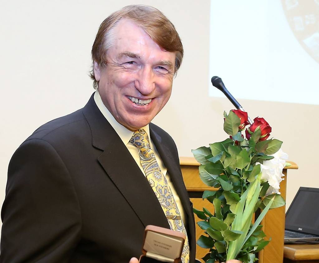 Kalviņš: Latvijas zinātne šovasar tika apbērēta; zinātnieki pamet Latviju