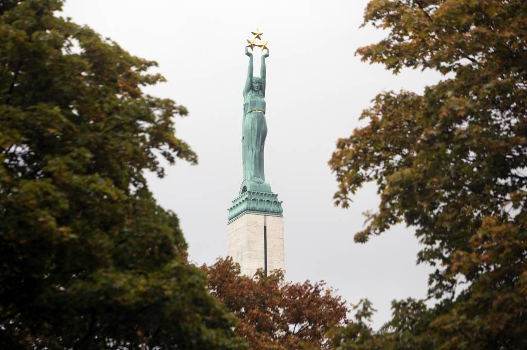 Brīvdienās nokrišņi būs minimāli, gaiss nebūs siltāks par plus 18 grādiem