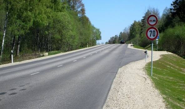 Satiksmes autobuss uz Liepājas šosejas nobraucis gājēju