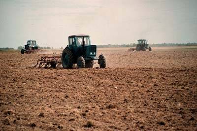 VIEDOKLIS: Biedrība "Lauksaimnieku apvienība" iesaka imigrantus nodarbināt arī laukos