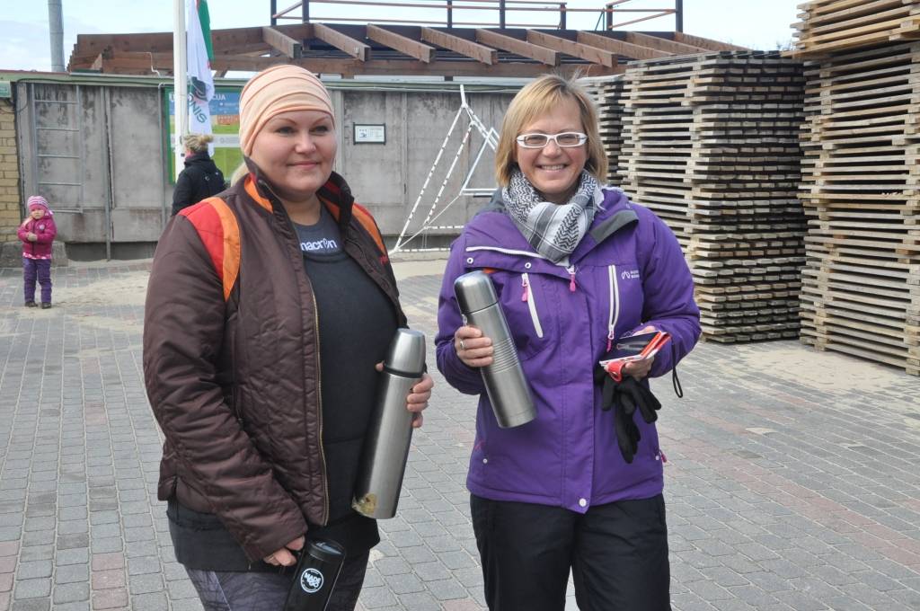 FOTO: Atklāta ziemas peldēšanas sezona Liepājā