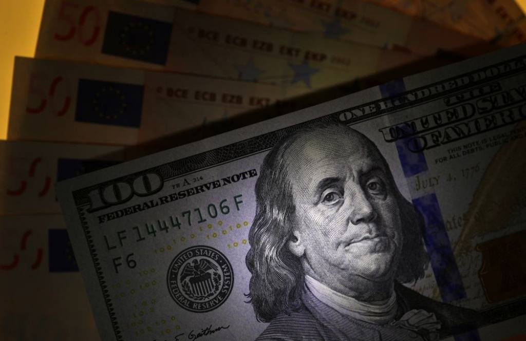Investors: Dolāram tirgus priekšroka 