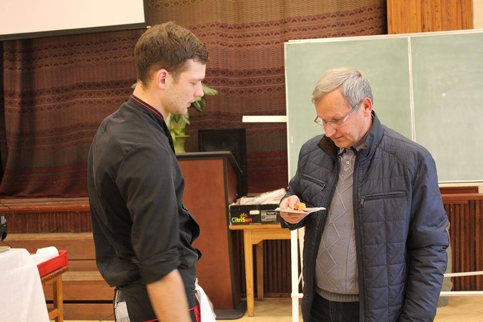 FOTO: Liepājas valsts tehnikums  "Karjeras nedēļu" turpina ar Piena dienu