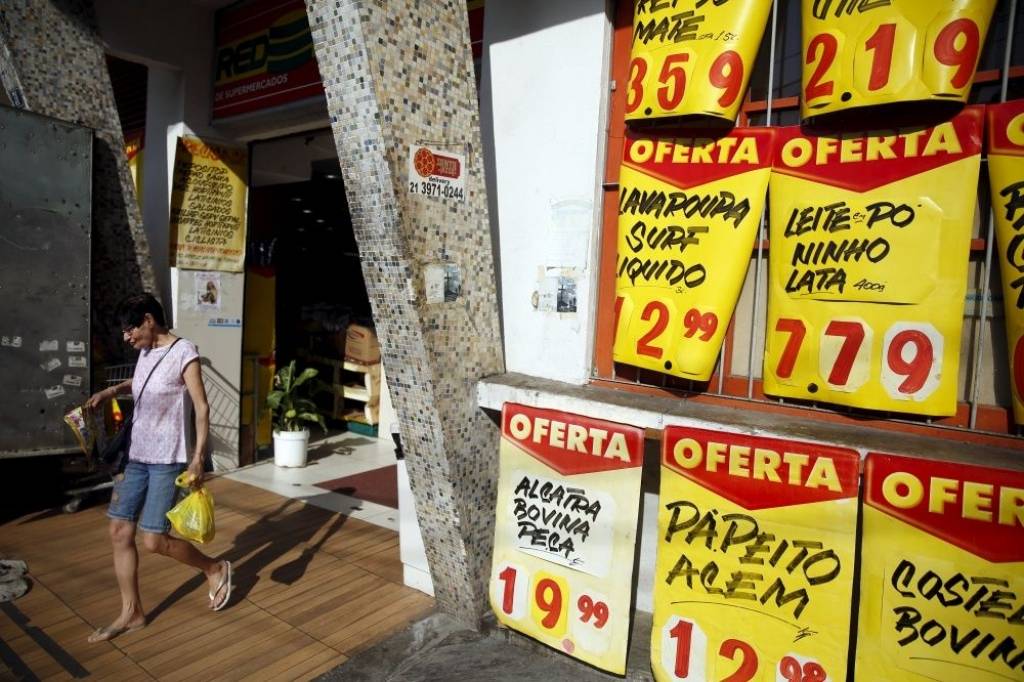 Brazīlijai ekonomisko grūtību buķete 