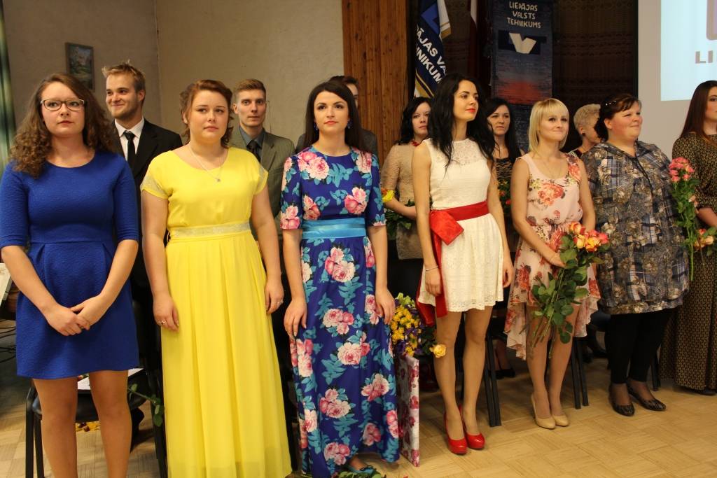 Tehnikumā svin pirmo rudens izlaidumu