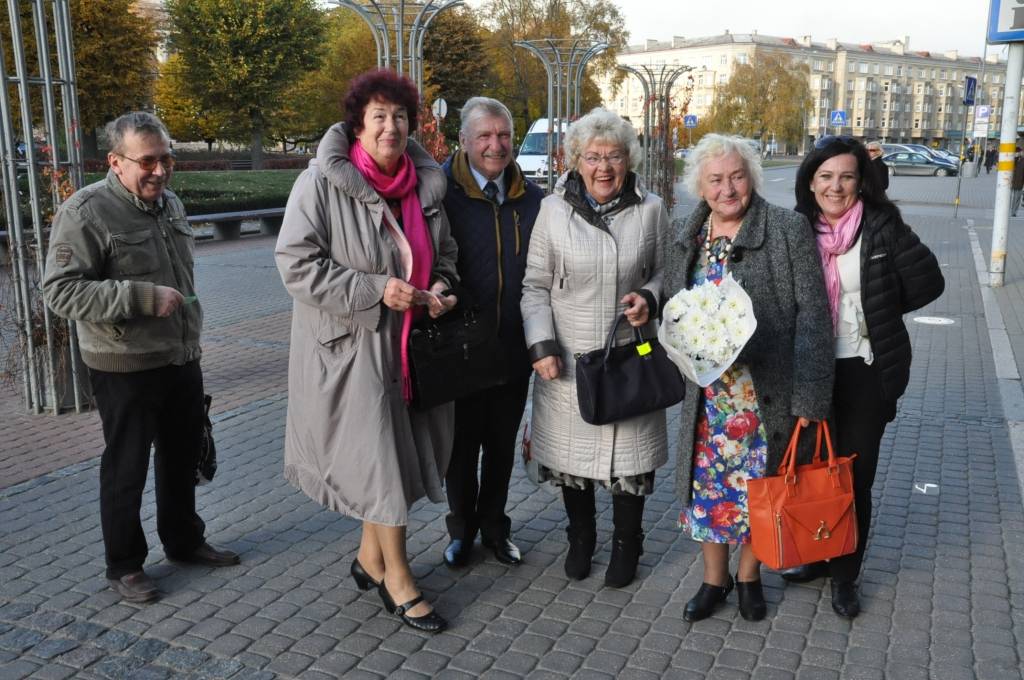 FOTO:  Seniori piedalās radošajā konkursā "Gadi nav šķērslis"